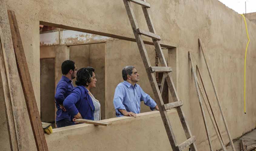 Deputado Aélcio da tv fiscaliza obras nas escolas