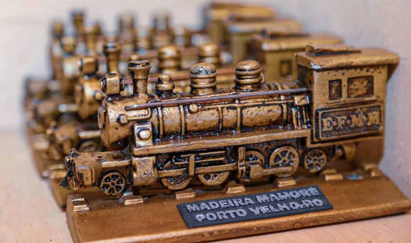 Trabalhos manuais representam a história e engrandecem a cultura regional em Rondônia