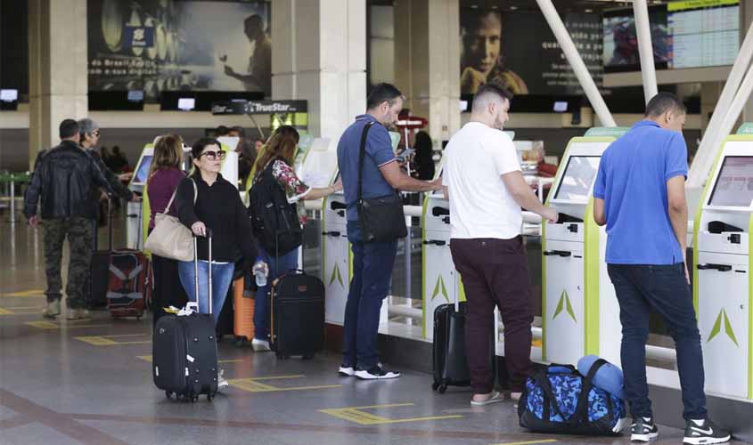 Cobrança de bagagem muda hábitos de viagem de brasileiros