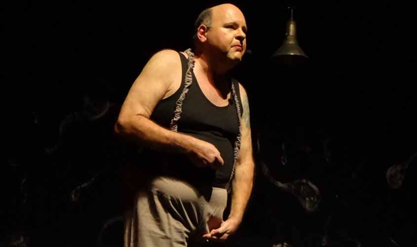 Confidências de um espermatozoide careca no palco da Uniron Shopping, neste sábado