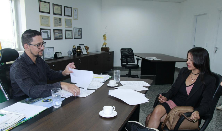 Deputado Anderson discute com a titular da Sejus projetos de valorização para os servidores e escala de serviço