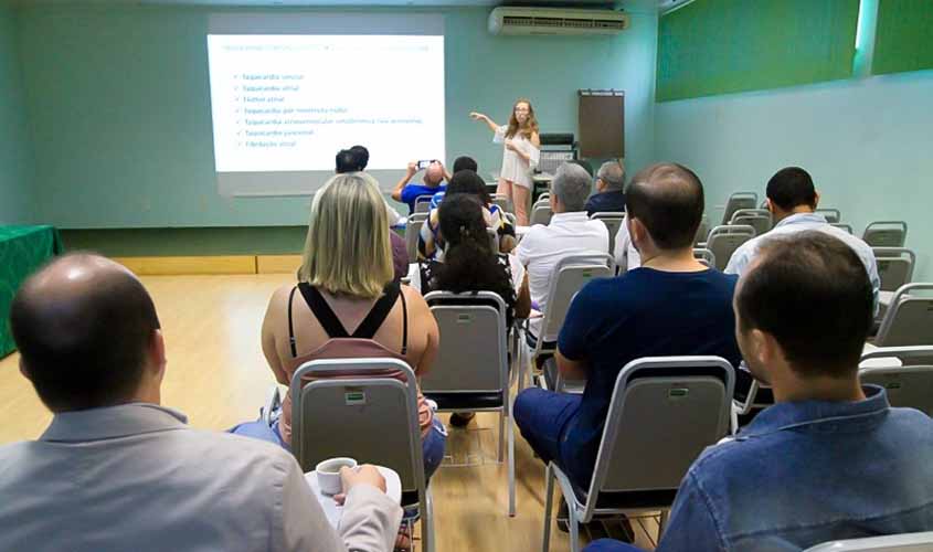 Médicos e enfermeiros recém-admitidos em urgência e emergência são capacitados