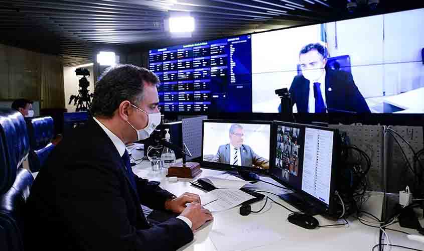 Presidente do Senado comemora chegada de 1 milhão de doses de vacinas da Pfizer  