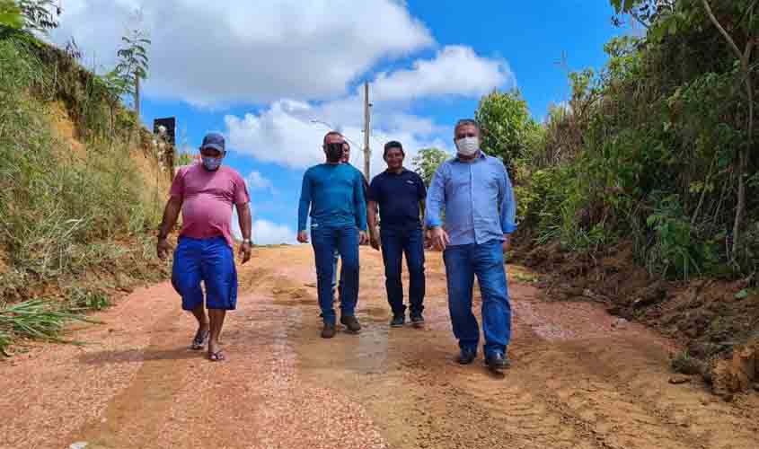 Vereador Fogaça acompanha serviços na Agrovila Rio Verde e levanta demandas da comunidade