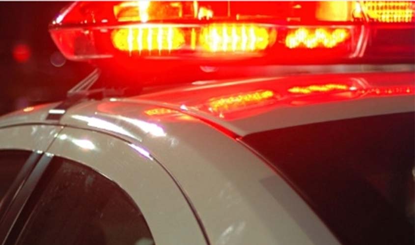 Homem joga álcool na ex e é preso na capital