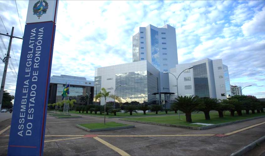 Alero forma comissão para concurso público