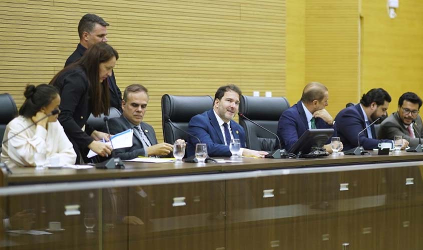 Assembleia aprova revisão salarial de 5% para servidores do Ministério Público