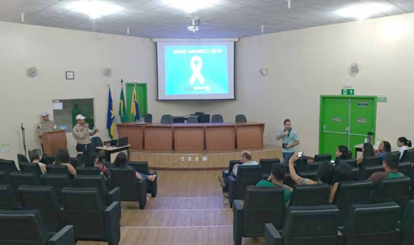 Agentes da Semtran realizam palestras no Ifro da avenida Jorge Teixeira