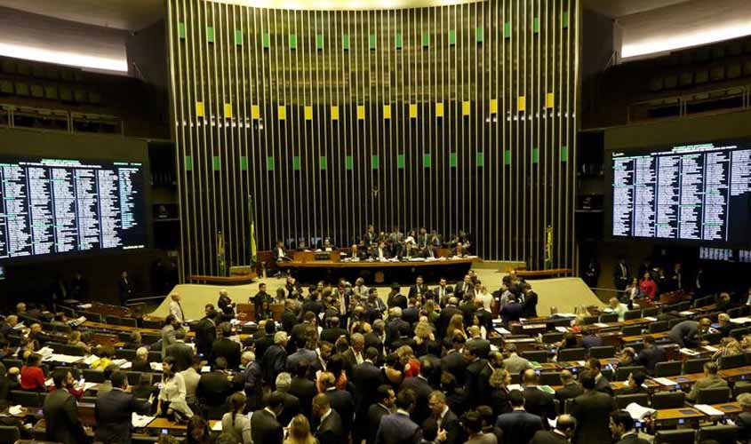 Câmara aprova MP que cria programa de revisão do INSS