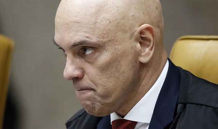 Todos por Moraes e pela democracia