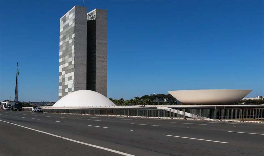 Congresso é pressionado por discussão da escala 6x1