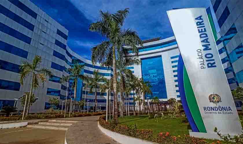 Proposta do Governo de Rondônia sobre reajuste salarial é apresentada aos representantes dos militares e comitê formado por esposas