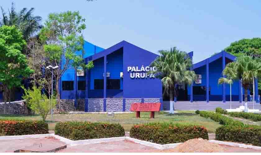 O prefeito Isaú antecipa a primeira parcela do 13º salário para os servidores do município