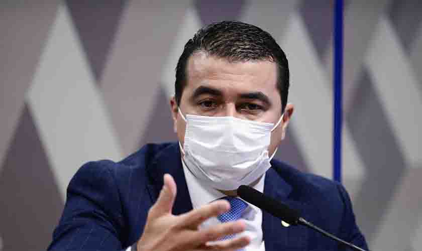 Luis Miranda confirma que recebeu oferta de 6 centavos de dólar por vacina para ficar quieto