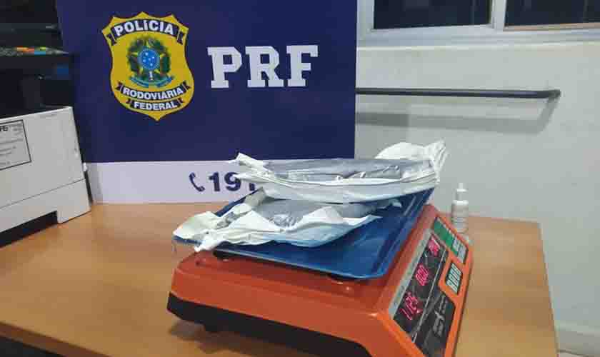 PRF apreende pouco mais de 1kg de cocaína