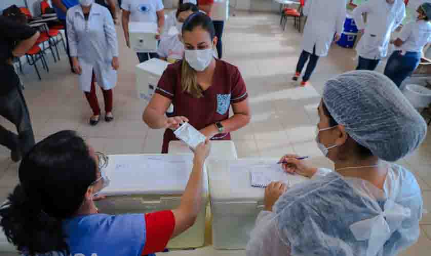 Vacinação acontece apenas na Uniron, nesta quarta-feira (30)