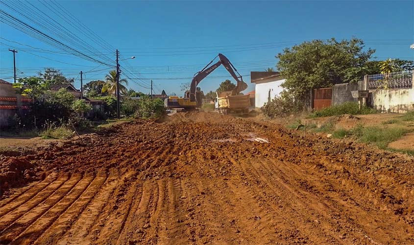 Município prossegue preparando ruas para o Programa Poeira Zero