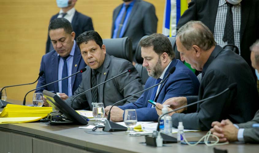 Deputado faz indicação de tanques para resfriamento de leite para produtores