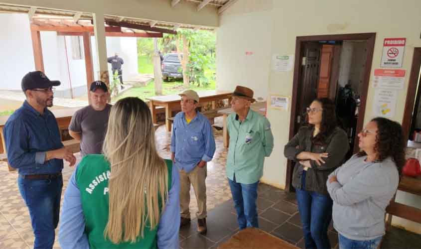 Técnicos da Semagric realizam visita técnica ao Projeto Reca, em Nova Califórnia