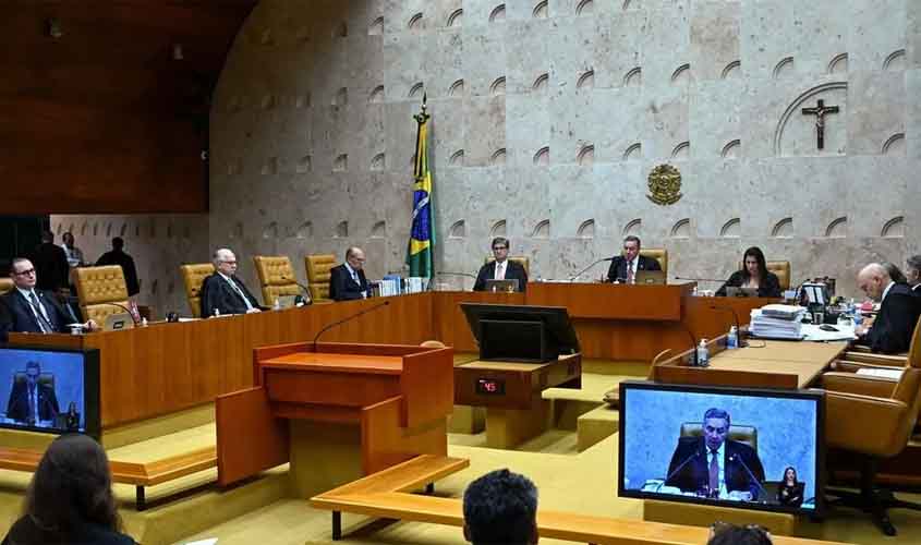 A estranha manchete da Folha que desqualifica os ministros do Supremo