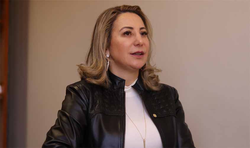 Jaqueline Cassol propõe obrigatoriedade de processo seletivo para contratação de estagiários no Poder Público