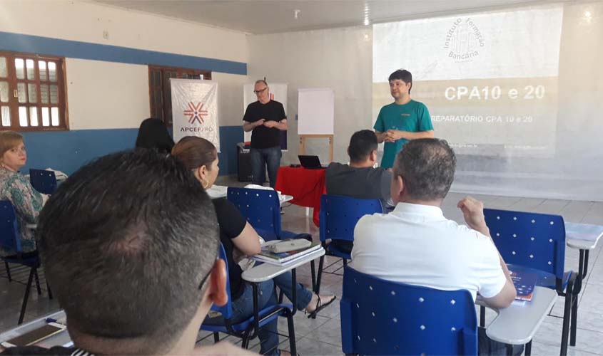 Bancários da Caixa participam de curso sobre CPA 20 em Rondônia