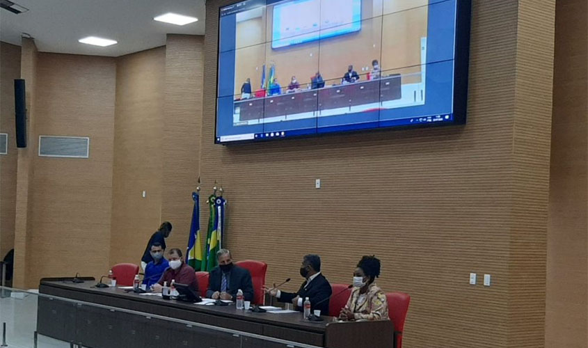 SEDUC se compromete em atualizar o Piso do Magistério no pagamento de agosto