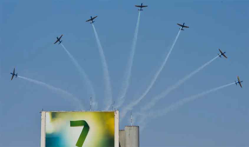 Avião da Esquadrilha da Fumaça cai no interior de São Paulo