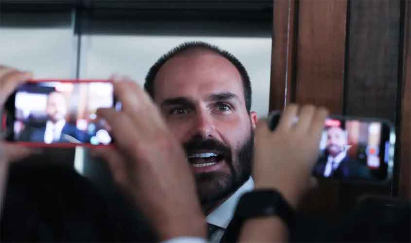 Eduardo Bolsonaro escala crise, se isola da direita e cria novos desafetos