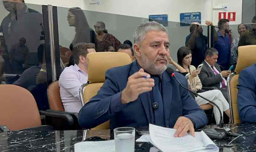 Vereador Fogaça cobra da EMDUR troca de lâmpadas e reatores na vila Marco Azul, em Rio Pardo