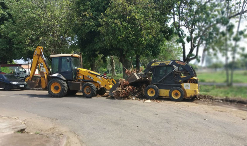 Prefeitura intensifica frentes de trabalho em espaços públicos