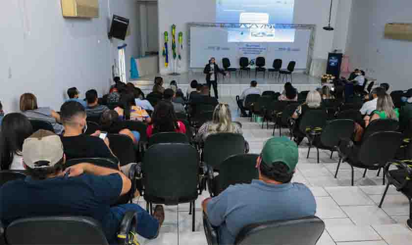 Prefeitura participa de encontro de gestores municipais