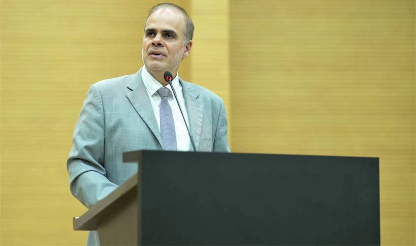 Descaso: Alan Queiroz denuncia abandono de obras no Espaço Alternativo