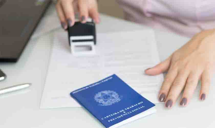 Indústria é absolvida de pagar indenização por não quitar parcelas rescisórias no prazo