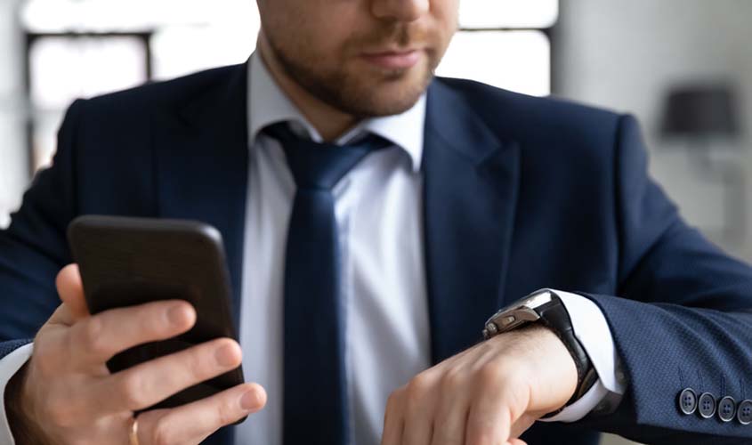 Vendedor pede horas extras e empresa alega concorrência desleal
