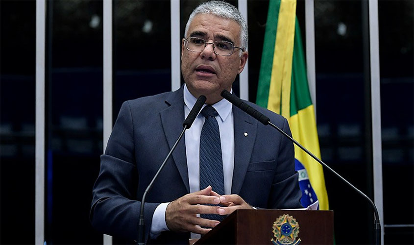 Girão critica iniciativa da Aneel de taxar consumidor que usa painéis solares e gera energia  
