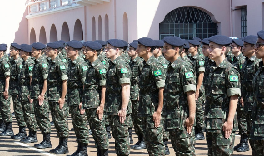 Comissão da Câmara aprova projeto que muda carreira de militares