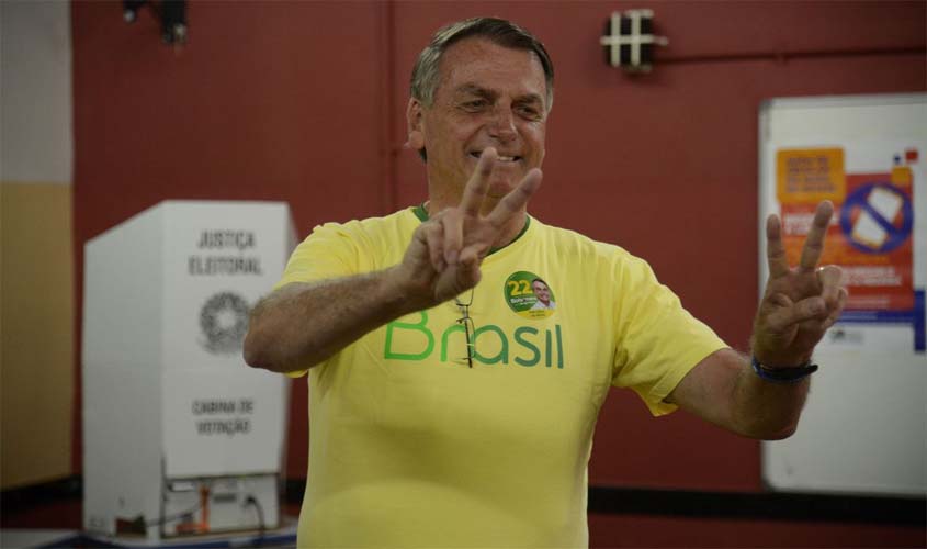 Após votar no Rio, Bolsonaro diz estar confiante na vitória