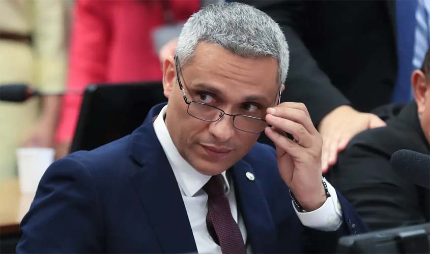 Moraes nega visita de Gustavo Gayer a Bolsonaro