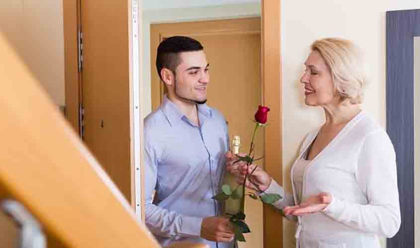 Cresce o número de mulheres que casam com homens mais jovens