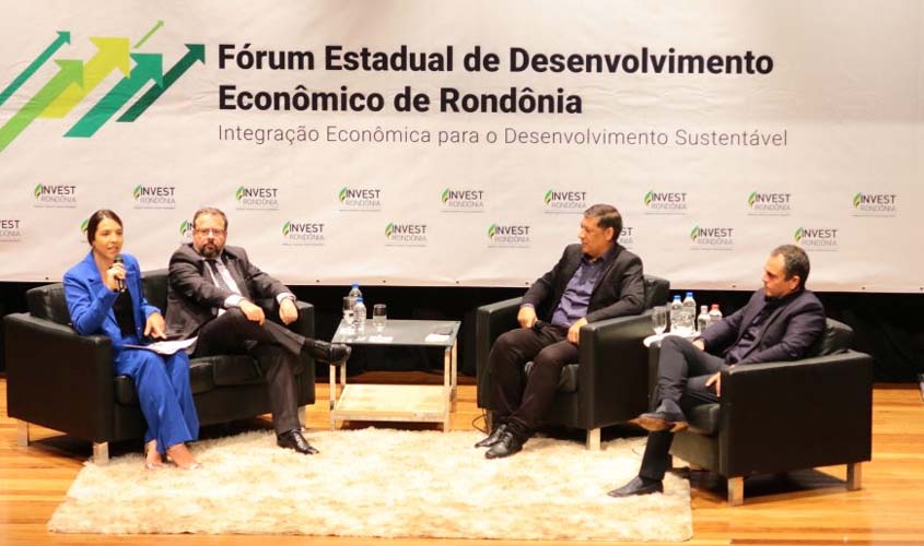 Fórum Estadual de Desenvolvimento Econômico discute políticas públicas com a participação do ministro das Relações Exteriores