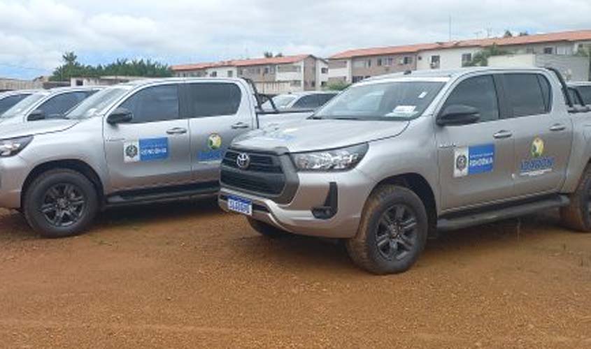 Idaron reforça trabalho das unidades locais com entrega de mais caminhonetes e um conjunto de barco