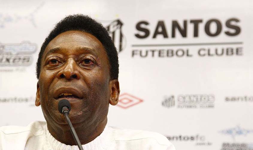 Pelé está em quarto comum e tem quadro estável, segundo boletim médico