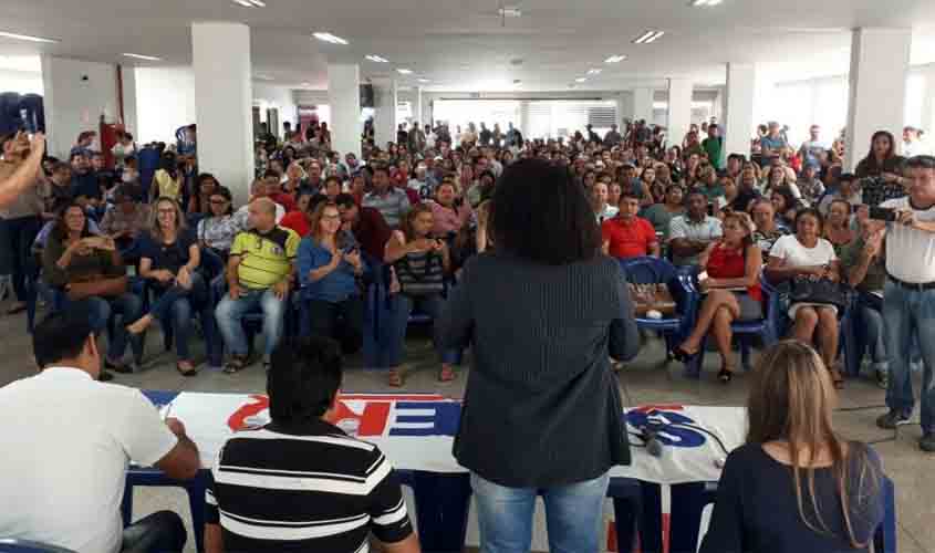 Secretário Swamy afronta princípios da gestão democrática nas escolas e não reconhece conquistas da luta dos trabalhadores em educação