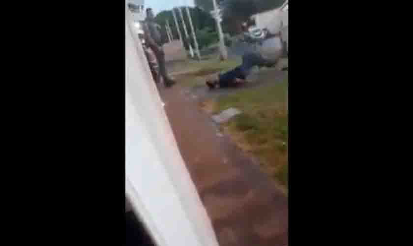 Com choques ,PMs torturam homem algemado no interior de SP (vídeo)