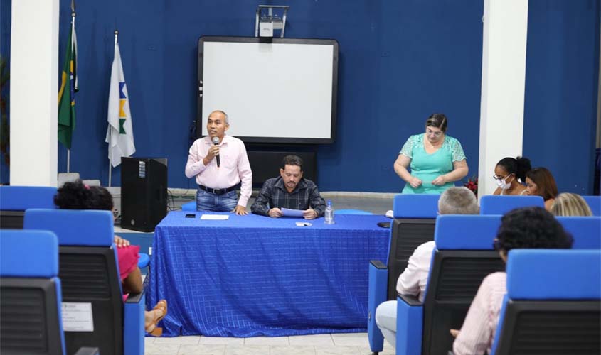 Secretário de Educação dá posse aos conselheiros do Fundeb