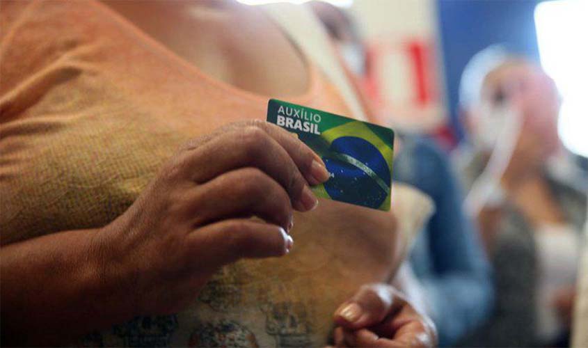 Divulgado calendário de pagamentos do Auxílio Brasil para 2023