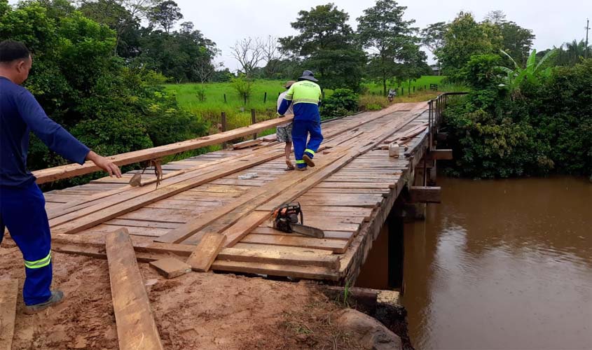 Prefeitura substitui ponte e instala tubos nas linhas 621 e 628