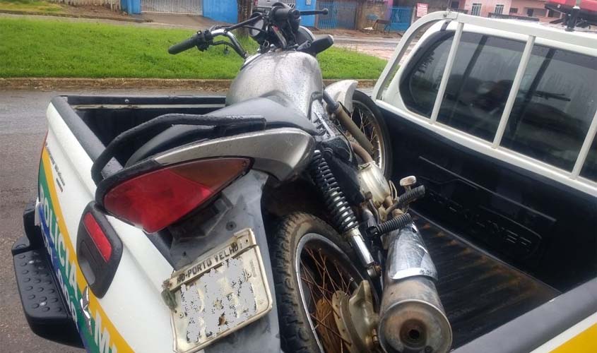 Policiais militares recuperam motocicleta