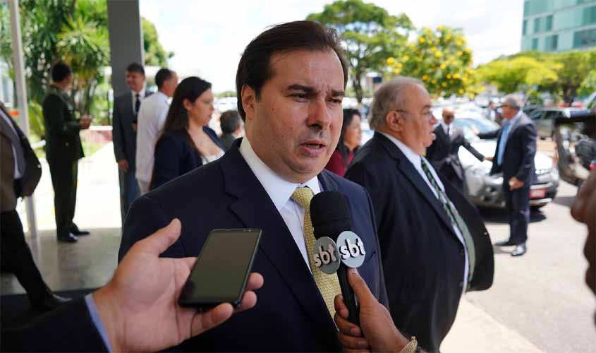 Maia anuncia candidatura à presidência da Câmara